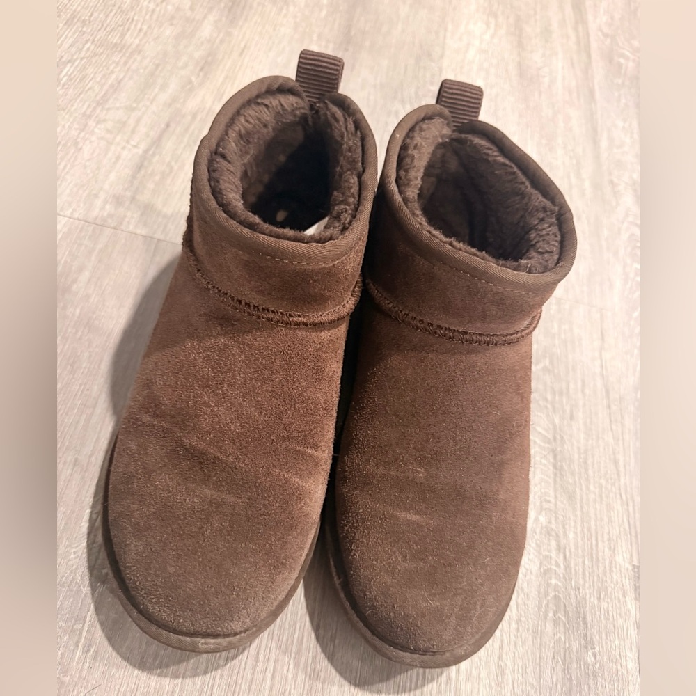Crown Vintage Women's Super Short Suede Boot Size 9 Dark Brown